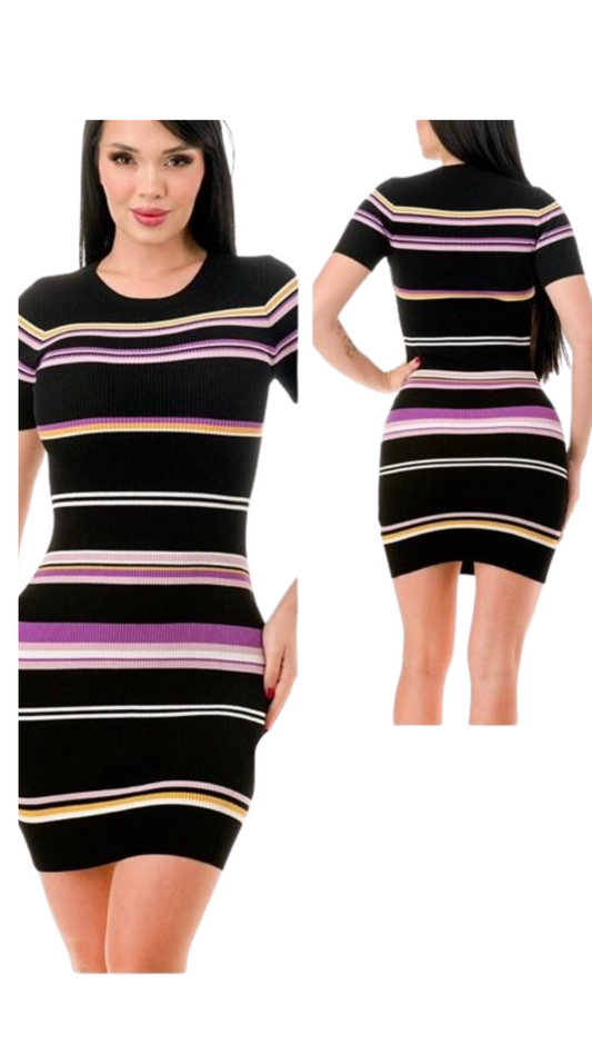 Vestido negro con rayas de colors